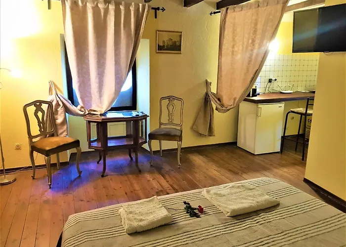 Hotel Castello Malabaila Di Envie